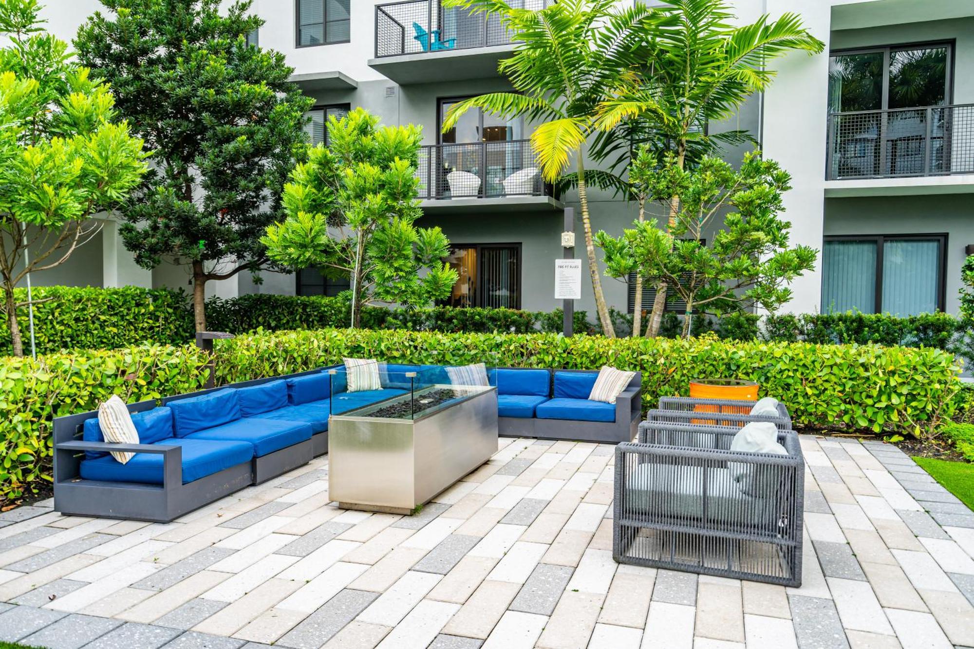 Amazing 2 Bedroom Unit In Doral Miami With Free Parking Hialeah Gardens Esterno foto