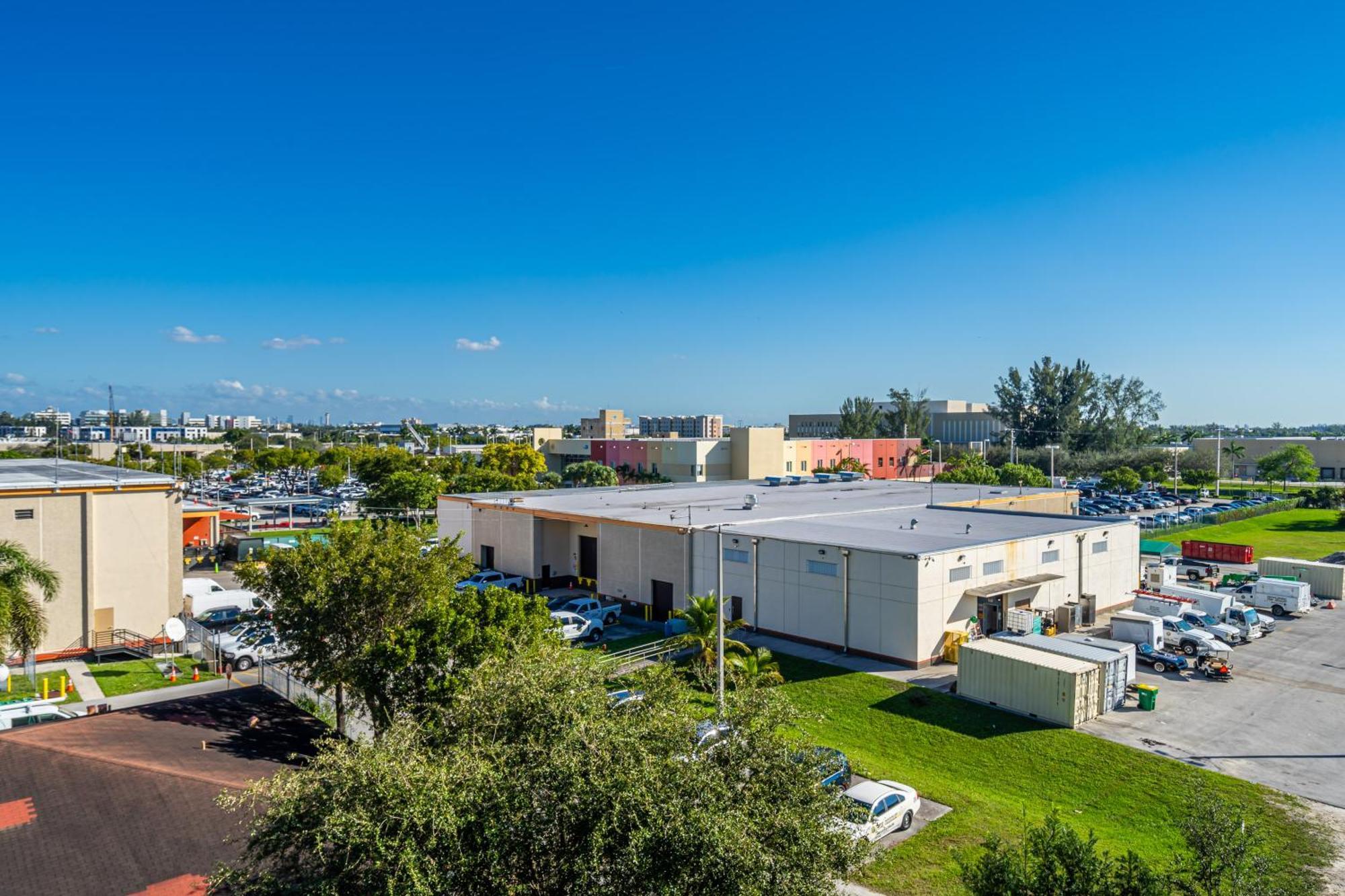 Amazing 2 Bedroom Unit In Doral Miami With Free Parking Hialeah Gardens Esterno foto