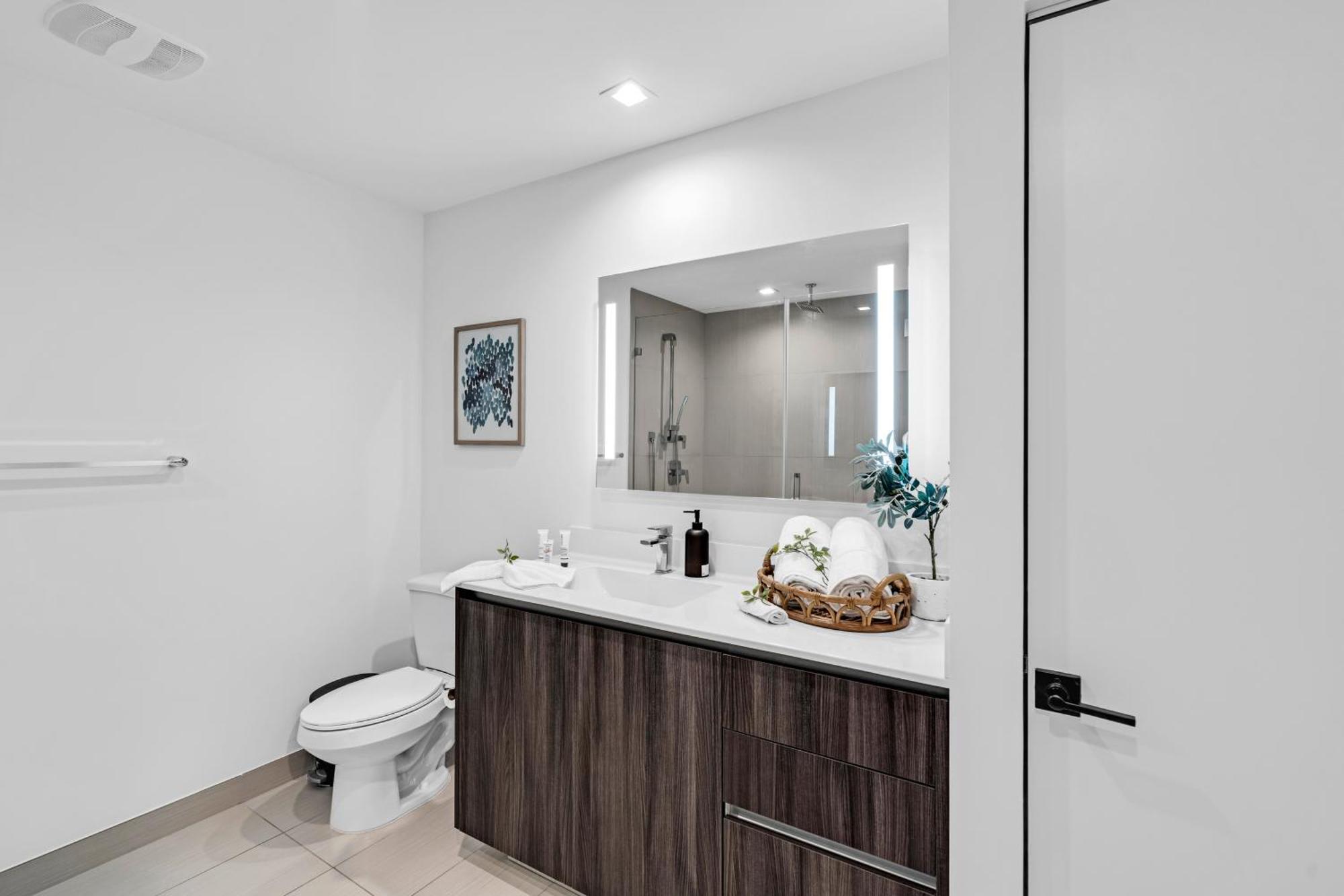 Amazing 2 Bedroom Unit In Doral Miami With Free Parking Hialeah Gardens Esterno foto