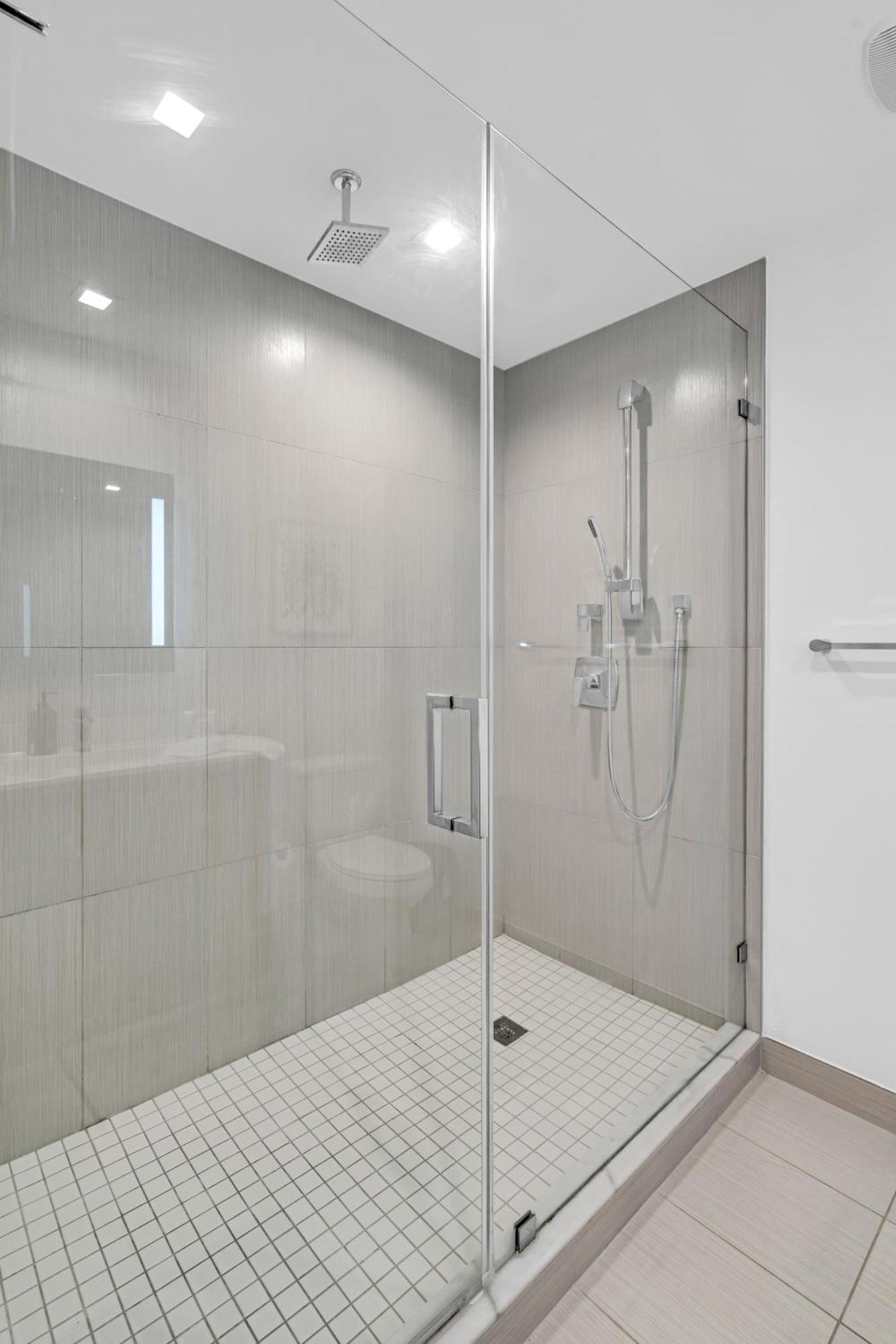 Amazing 2 Bedroom Unit In Doral Miami With Free Parking Hialeah Gardens Esterno foto
