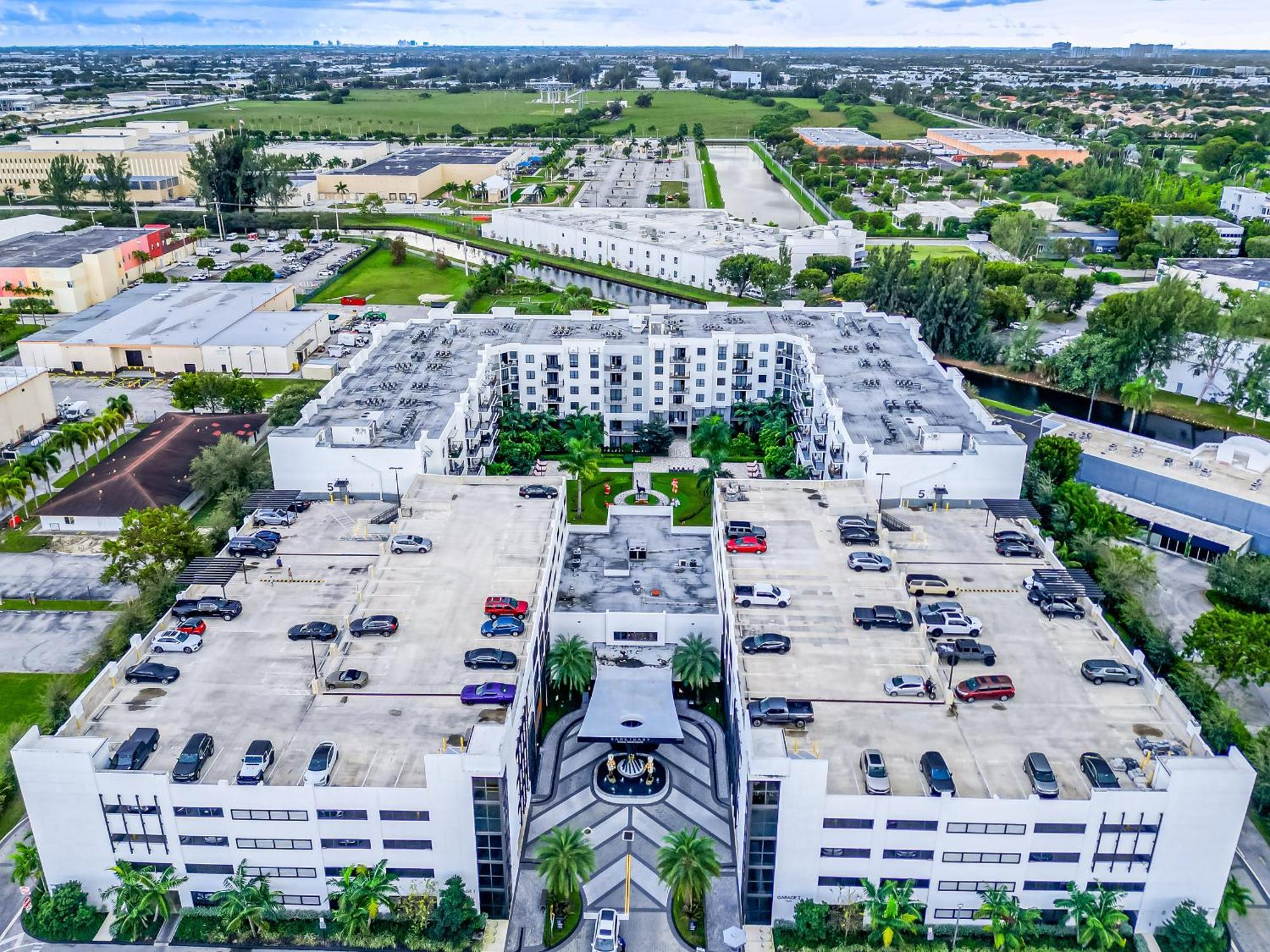 Amazing 2 Bedroom Unit In Doral Miami With Free Parking Hialeah Gardens Esterno foto
